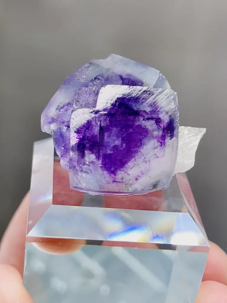 Natural Purple Phantom Fluorite coexists with Quartz comes from Yaogangxian,Hunan 30*17*27MM image