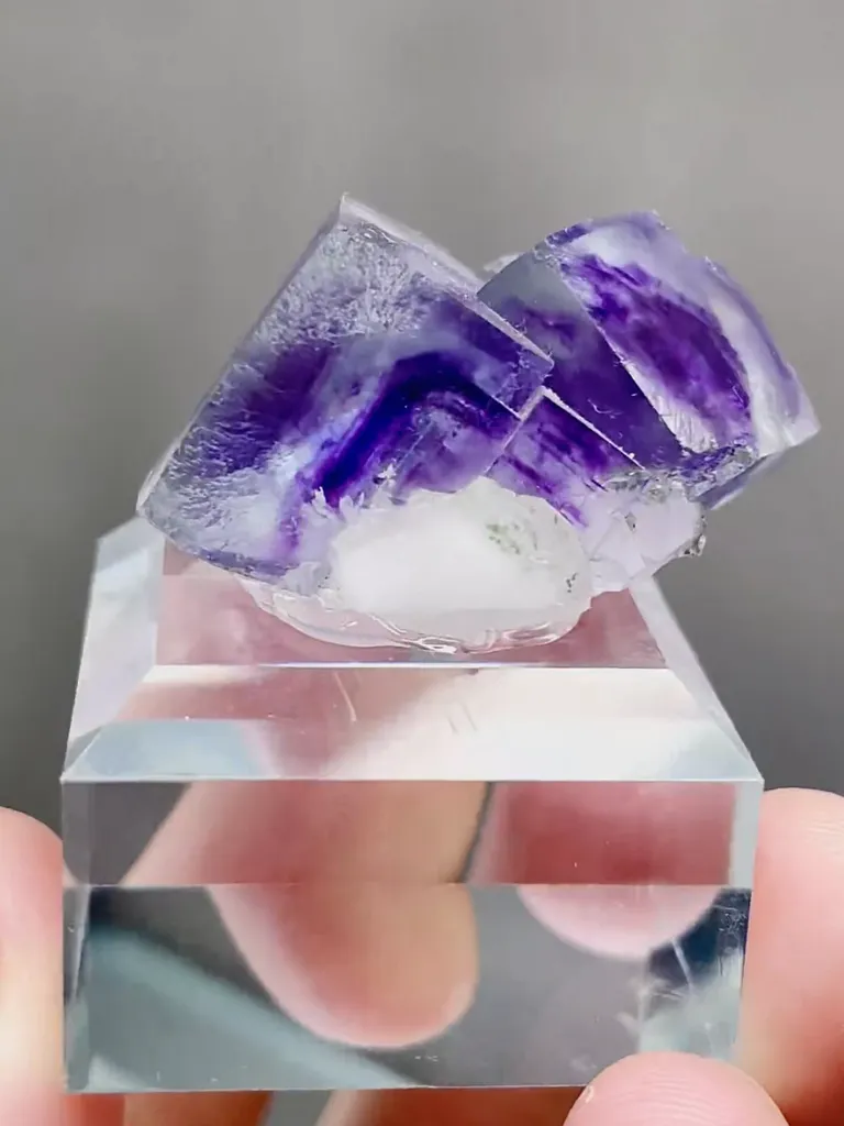 Natural Purple Phantom Fluorite coexists with Quartz comes from Yaogangxian,Hunan 30*17*27MM - image 2