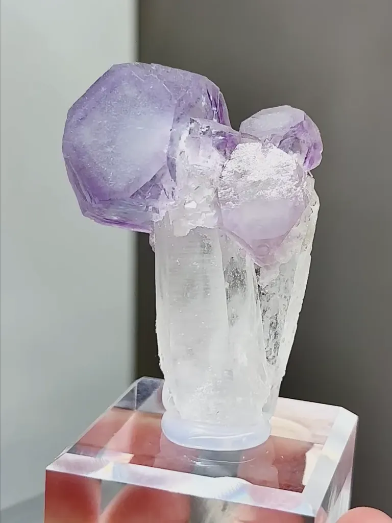 Natural Purple Phantom Fluorite coexists with Quartz comes from Yaogangxian,Hunan 35*30*50MM image