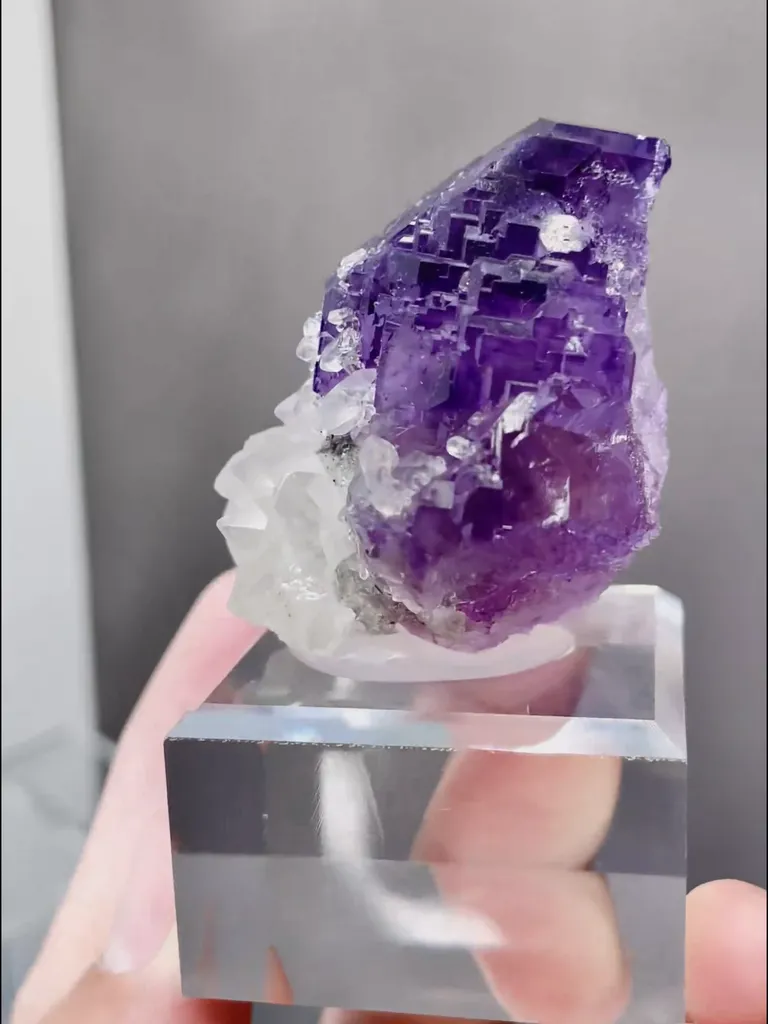 Natural Purple Phantom Fluorite coexists with Quartz comes from Yaogangxian,Hunan 35*45*40MM - image 2