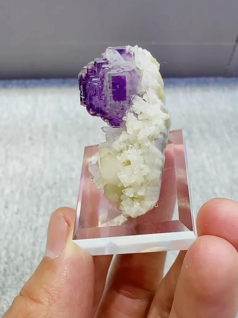 Natural Purple Phantom Fluorite coexists with Quartz comes from Yaogangxian,Hunan 37*20*20MM - image 3