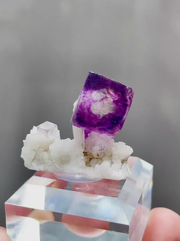 Natural Purple Phantom Fluorite comes from Yaogangxian，Hunan 25*10*25MM - image 2