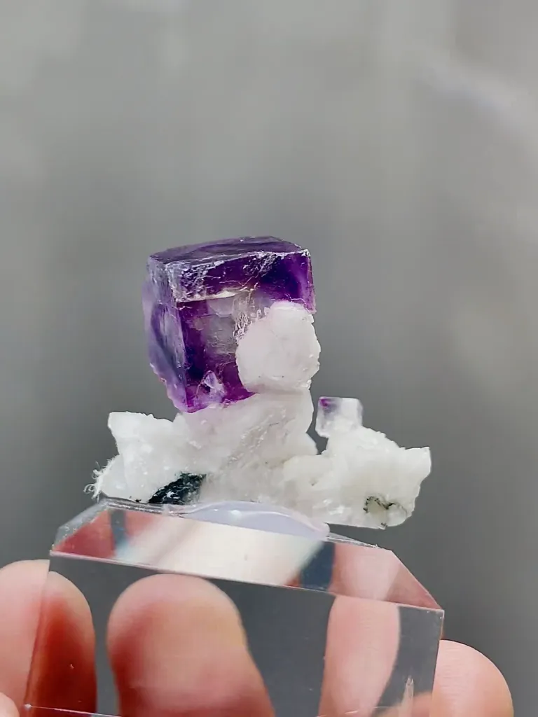 Natural Purple Phantom Fluorite comes from Yaogangxian，Hunan 25*10*25MM - image 4