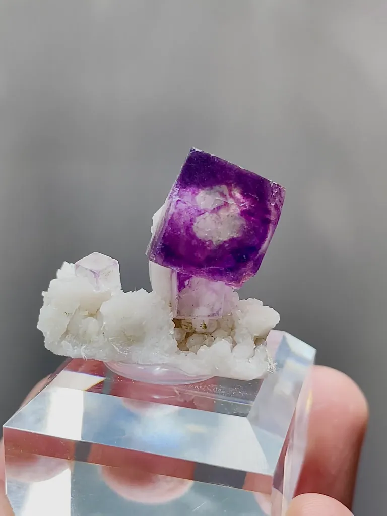 Natural Purple Phantom Fluorite comes from Yaogangxian，Hunan 25*10*25MM - image 6