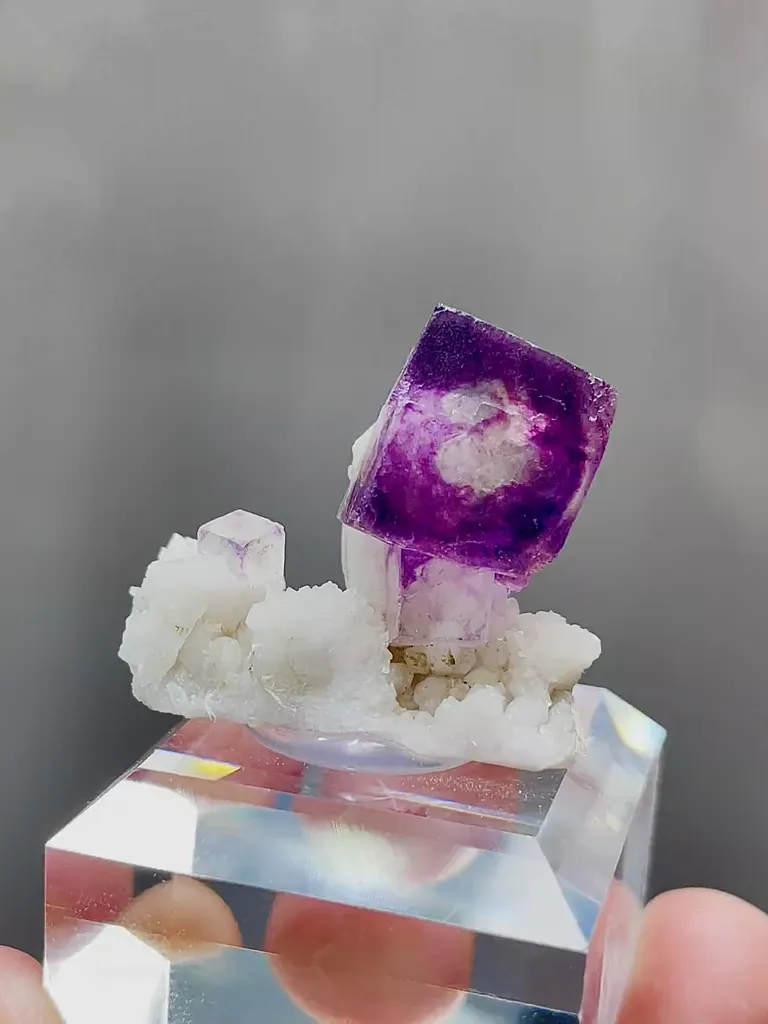 Natural Purple Phantom Fluorite comes from Yaogangxian，Hunan 25*10*25MM image