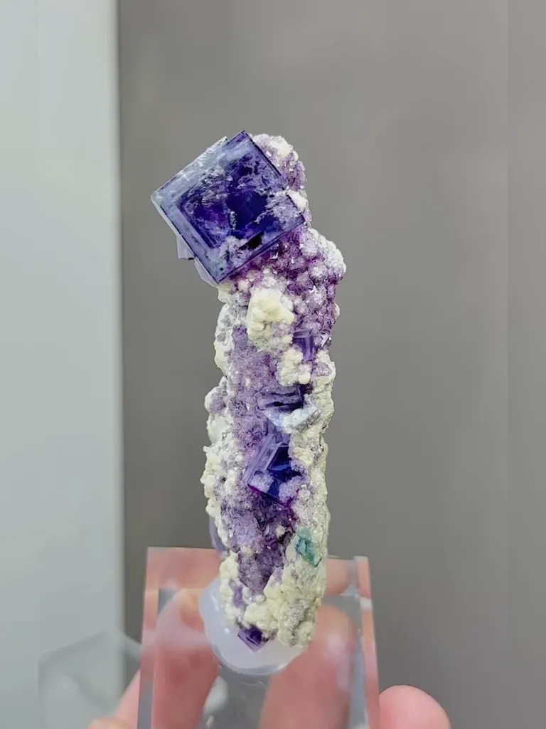 Natural Purple Phantom Fluorite comes from Yaogangxian,Hunan 25*35*75MM image