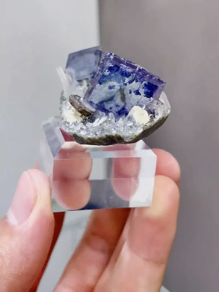 Natural Purple Phantom Fluorite comes from Yaogangxian,Hunan 40*29*22MM - image 6