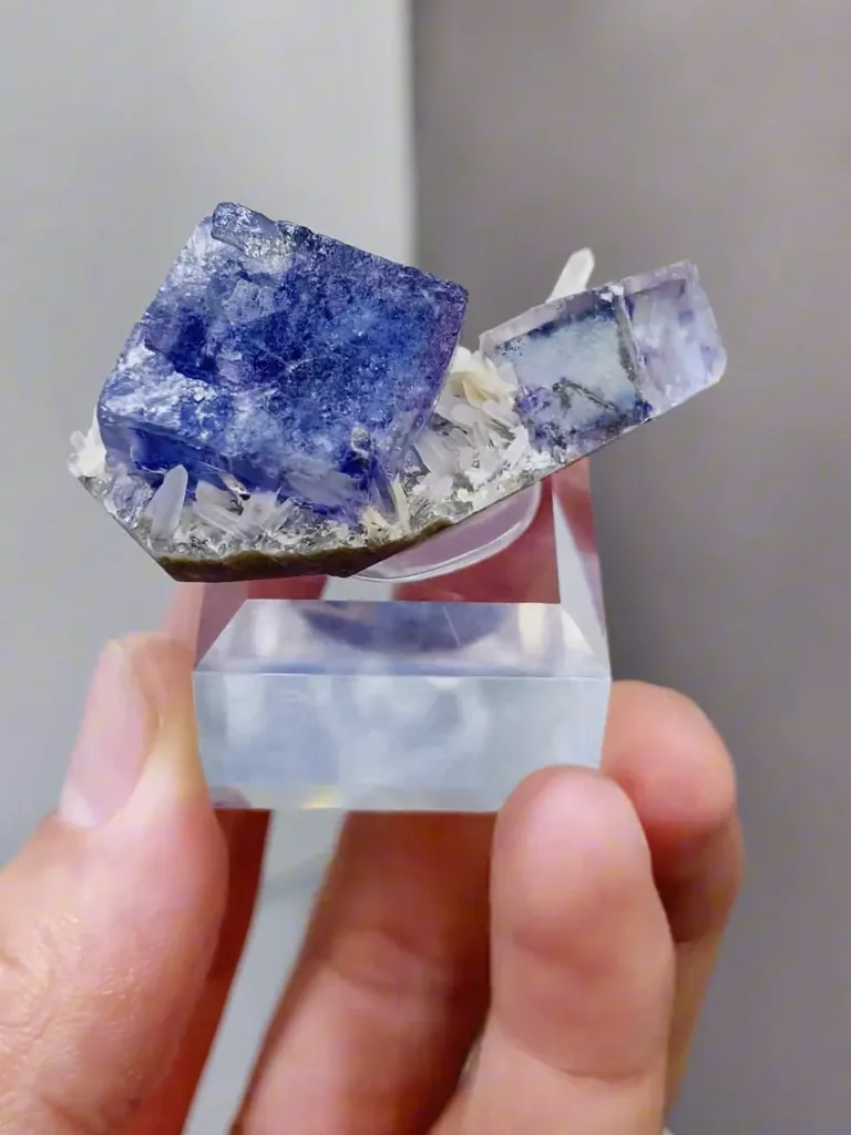 Natural Purple Phantom Fluorite comes from Yaogangxian,Hunan 40*29*22MM - image 5