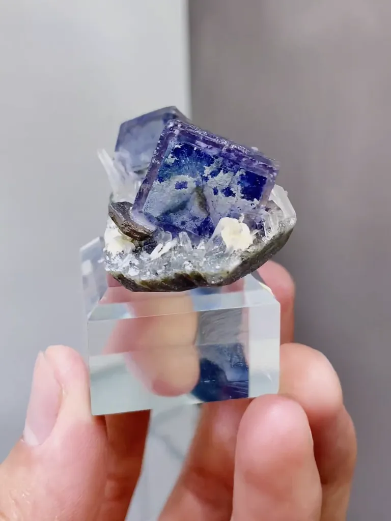 Natural Purple Phantom Fluorite comes from Yaogangxian,Hunan 40*29*22MM - image 3