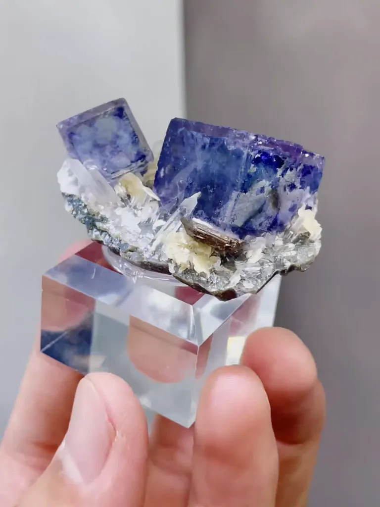 Natural Purple Phantom Fluorite comes from Yaogangxian,Hunan 40*29*22MM - image 2