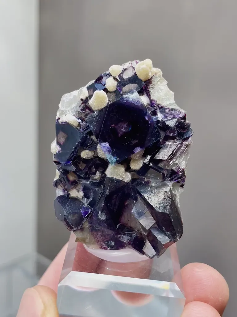 Natural Purple Phantom Fluorite comes from Yindu,Inner Mongolia 35*10*40MM image