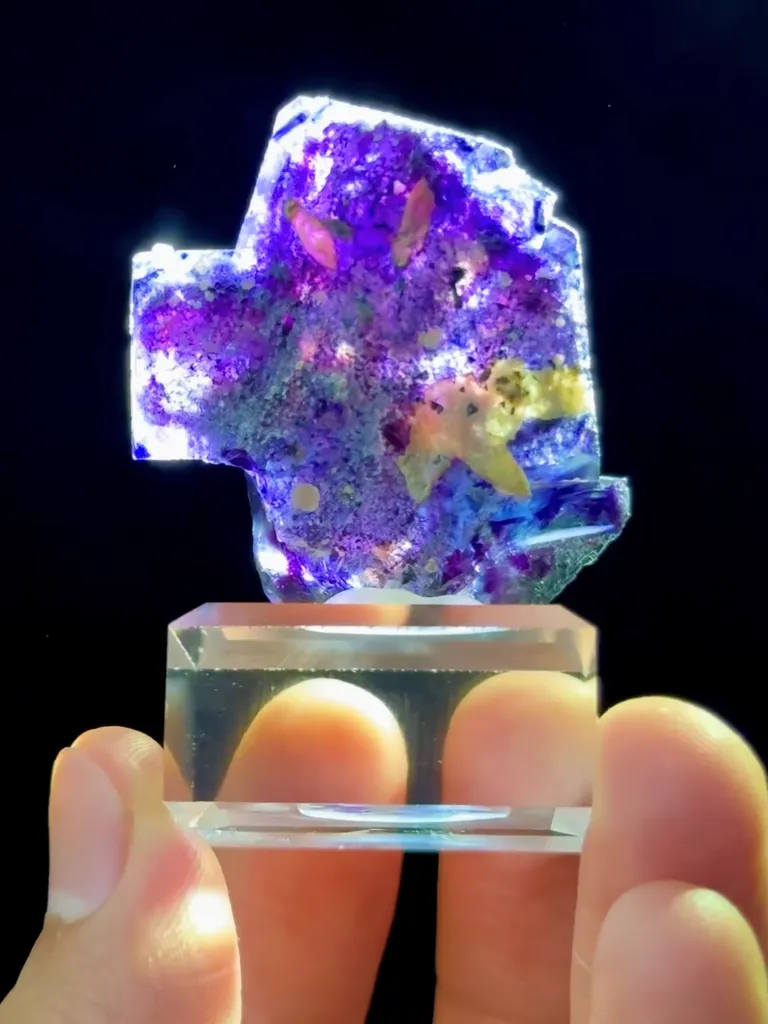 Natural Purple Phantom Fluorite comes from Yindu,Neimenggu 30*20*35MM - image 2