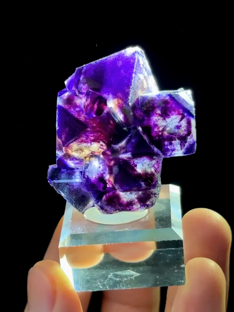 Natural Purple Phantom Fluorite comes from Yindu,Neimenggu 30*20*35MM - image 4