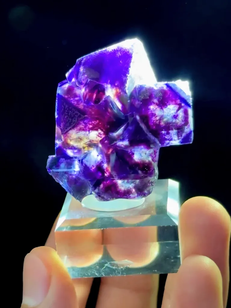 Natural Purple Phantom Fluorite comes from Yindu,Neimenggu 30*20*35MM image