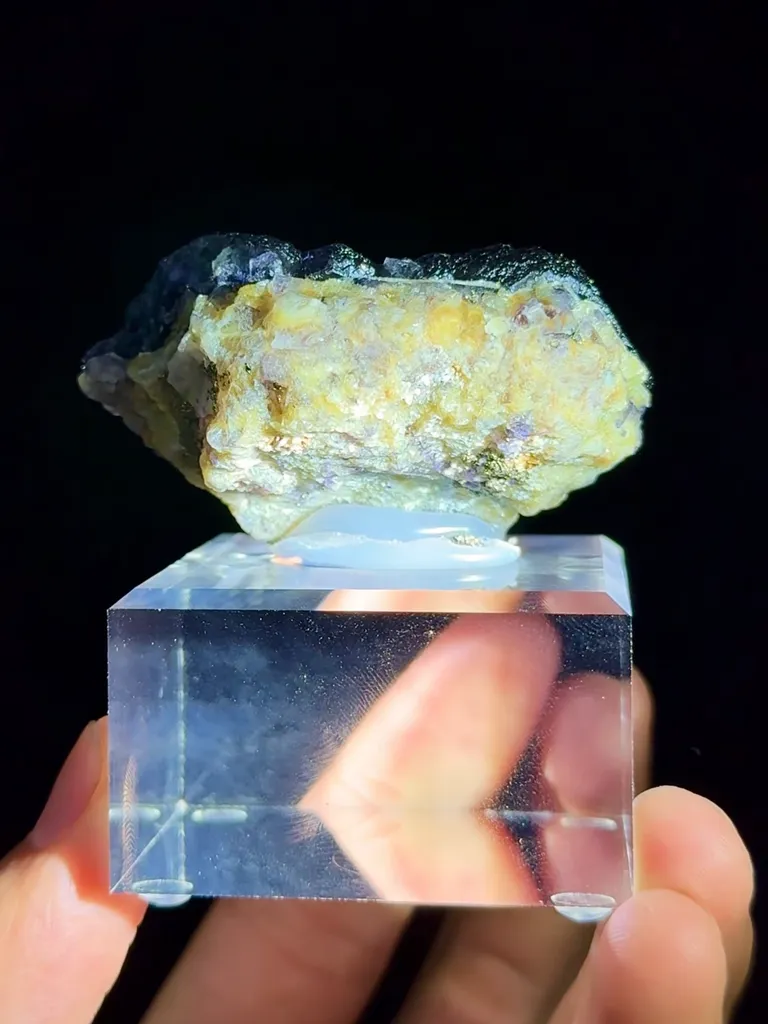 Natural Purple Phantom Fluorite comes from Yindu,Neimenggu 60*20*30 MM - image 2