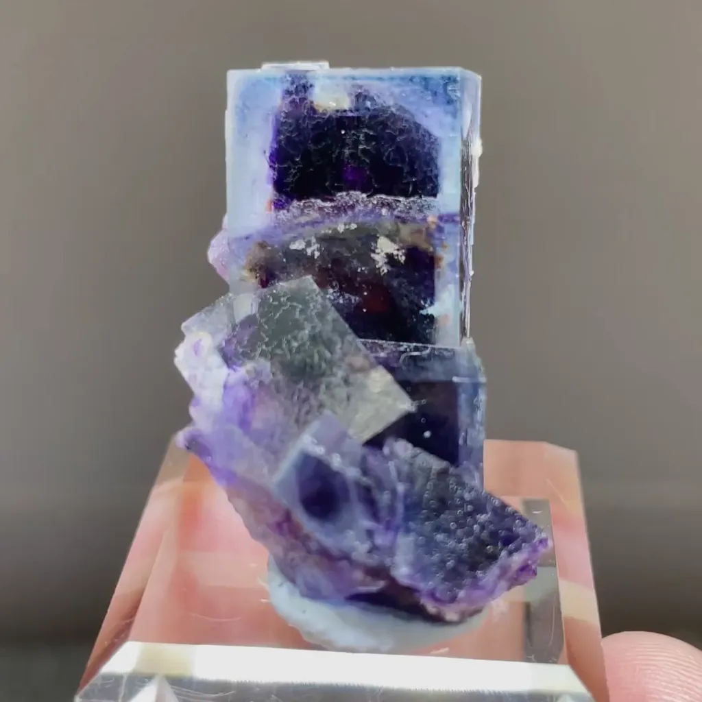 Natural Purple Phantom Fluorite from Yindu,Inner Mongolia 15*20*30MM image
