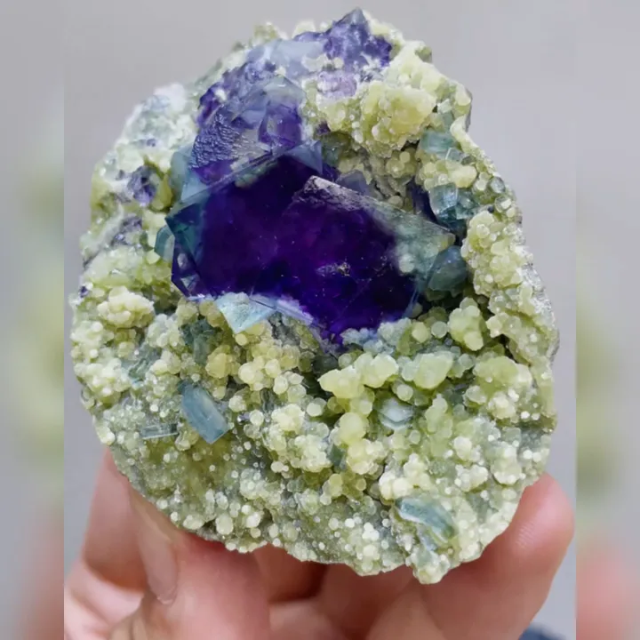 Natural Purple Phantom Fluorite & Mica, Mineral Specimen: Yindu,Inner Mongolia (50*75*25mm) image
