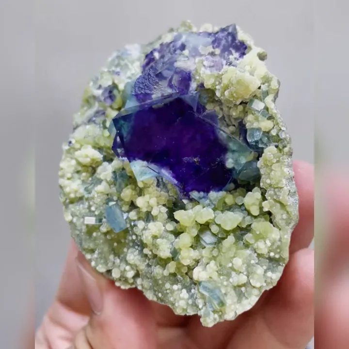 Natural Purple Phantom Fluorite & Mica, Mineral Specimen: Yindu,Inner Mongolia (50*75*25mm) - image 3