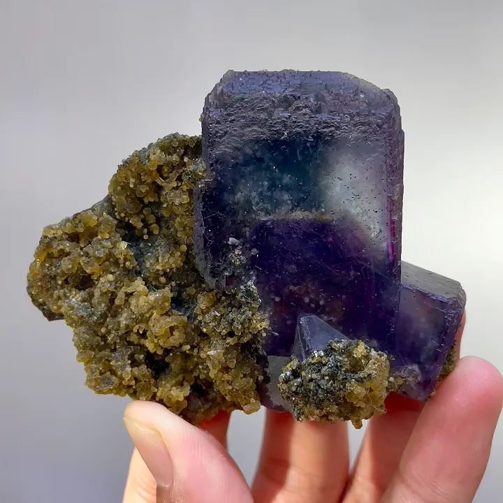 Natural Purple Phantom Fluorite & Mica, Mineral Specimen: Yindu,Inner Mongolia (75*60*20mm) image