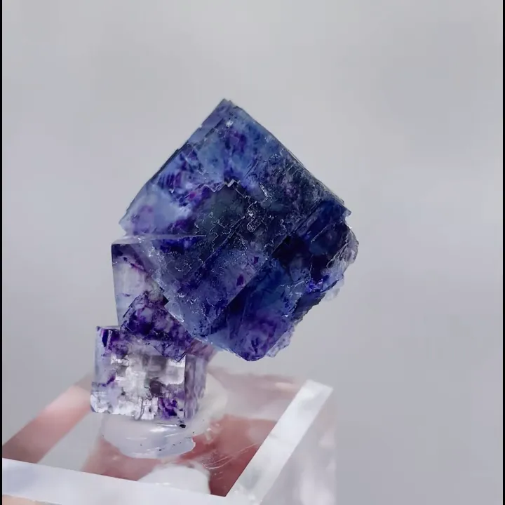 Natural Purple Phantom Fluorite, Mineral Specimen: Yindu,Inner Mongolia (20*15*30mm) image