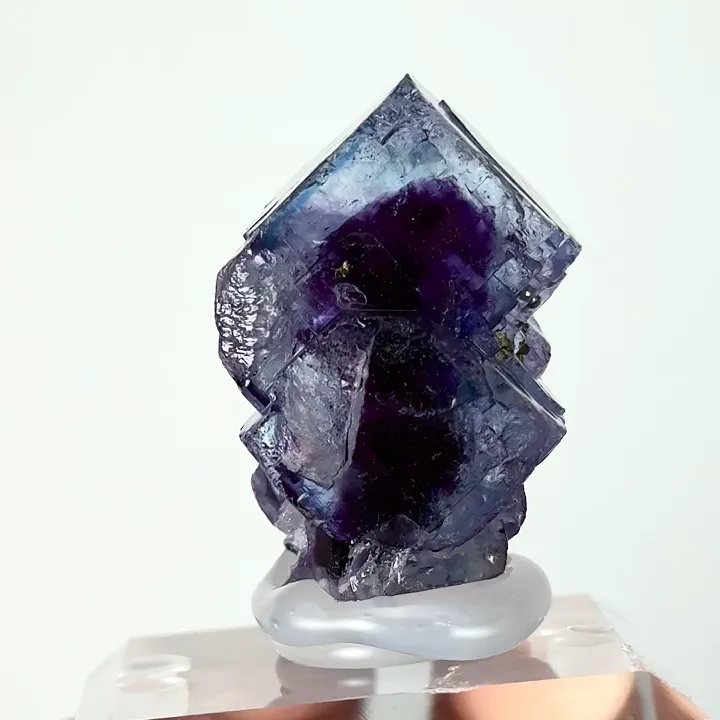 Natural Purple Phantom Fluorite, Mineral Specimen: Yindu,Inner Mongolia (20*20*30MM) image