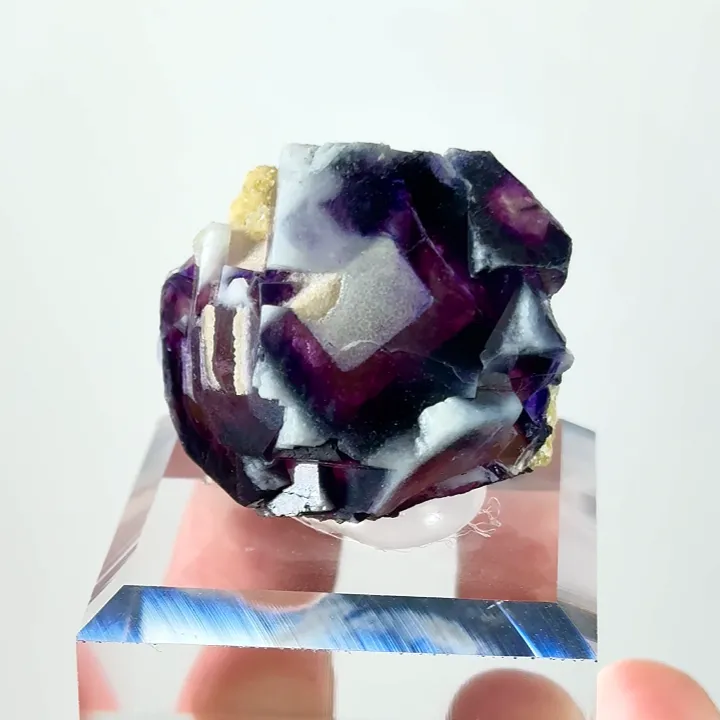 Natural Purple Phantom Fluorite, Mineral Specimen: Yindu,Inner Mongolia (30*25*25MM) image