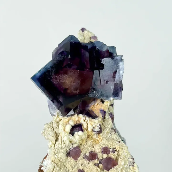 Natural Purple Phantom Fluorite, Mineral Specimen: Yindu,Inner Mongolia (35*100*50MM) image