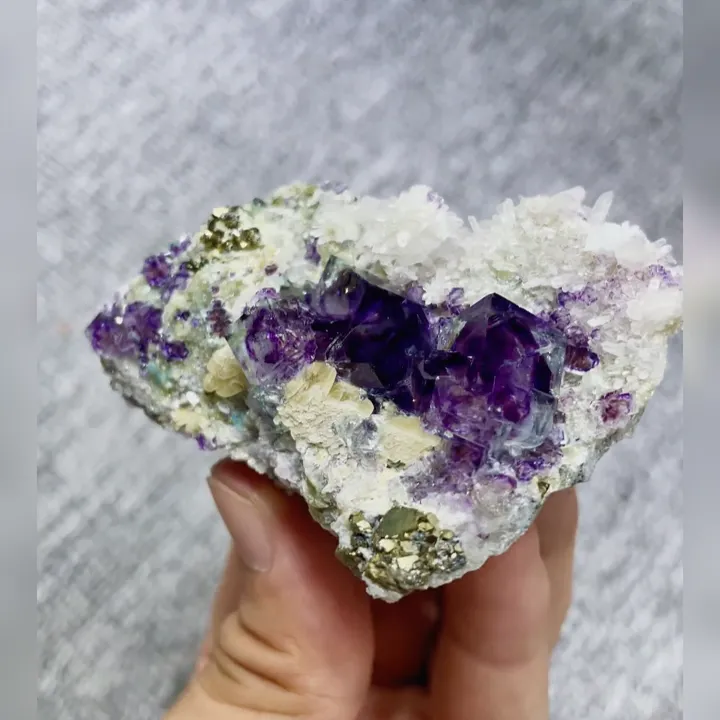 Natural Purple Phantom Fluorite & Quartz & Pyrite, Mineral Specimen: Yindu,Inner Mongolia (65*55*35mm) image