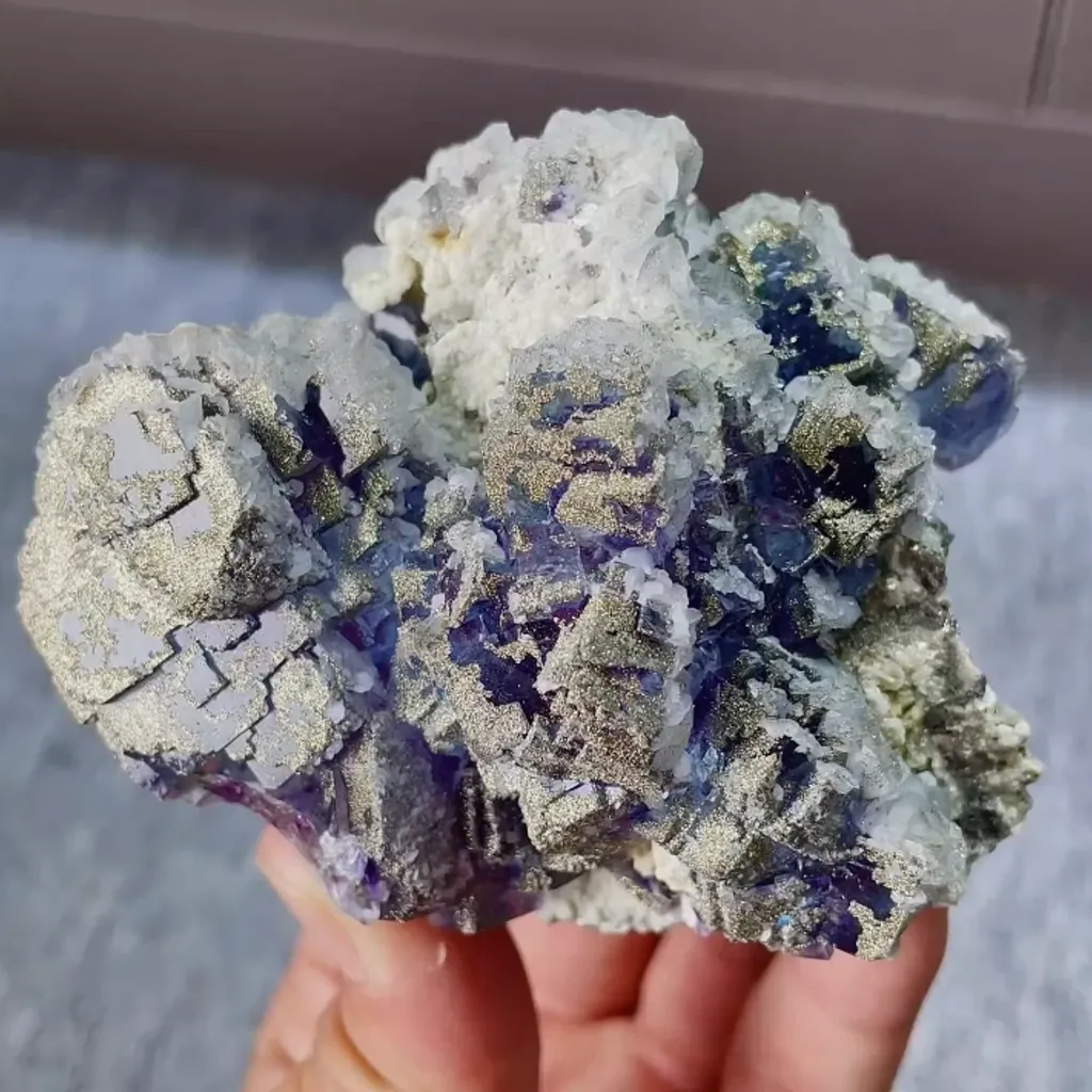 Natural Purple Phantom Fluorite with Pyrite and Arsenopyrite Symbiosis comes from Yaogangxian,Hunan 80*65*50MM image