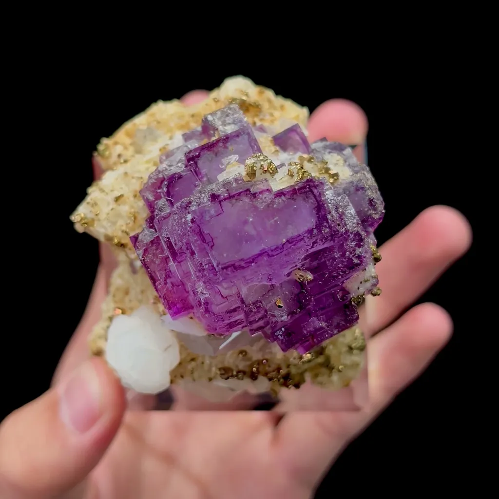 Natural Purple Phantom Stepped Fluorite with Crystal Top Mineral Specimen,High Quality Specimen,YAO GANG XIAN,HUNAN,CHINA(70*63*48mm) - image 4