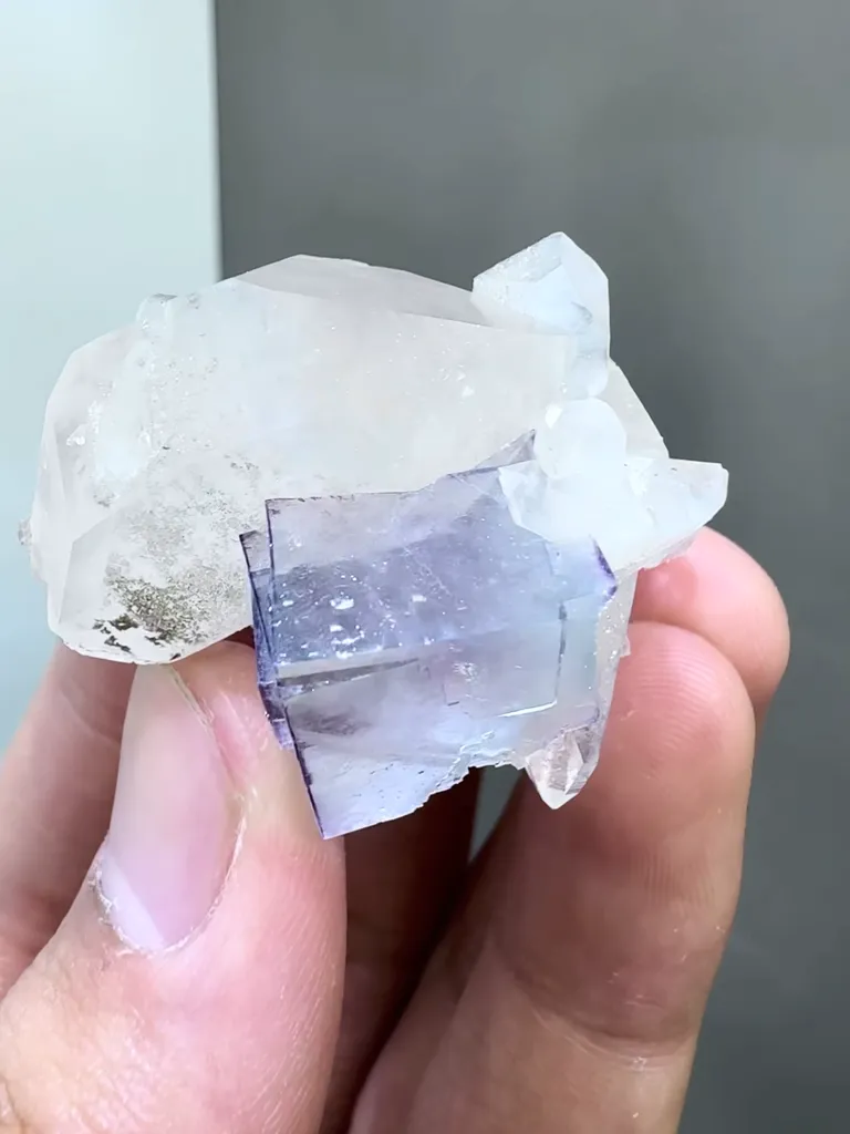 Natural Purple Transparent Cubic Fluorite and Quartz Coexist comes from Yaogangxian,Hunan 35*25*20MM - image 4