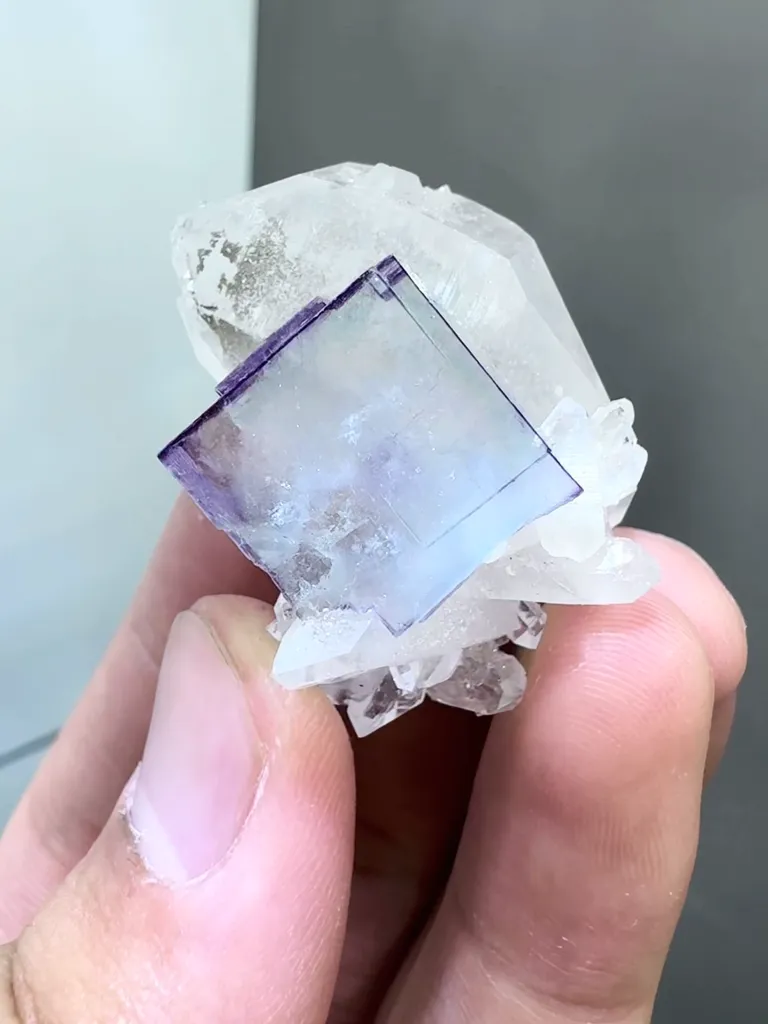 Natural Purple Transparent Cubic Fluorite and Quartz Coexist comes from Yaogangxian,Hunan 35*25*20MM - image 5