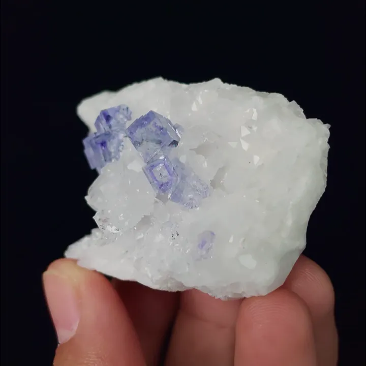 Natural Purple Transparent Cubic Fluorite and Quartz, Mineral Specimen:Zhejiang,China (55*35*25MM) image