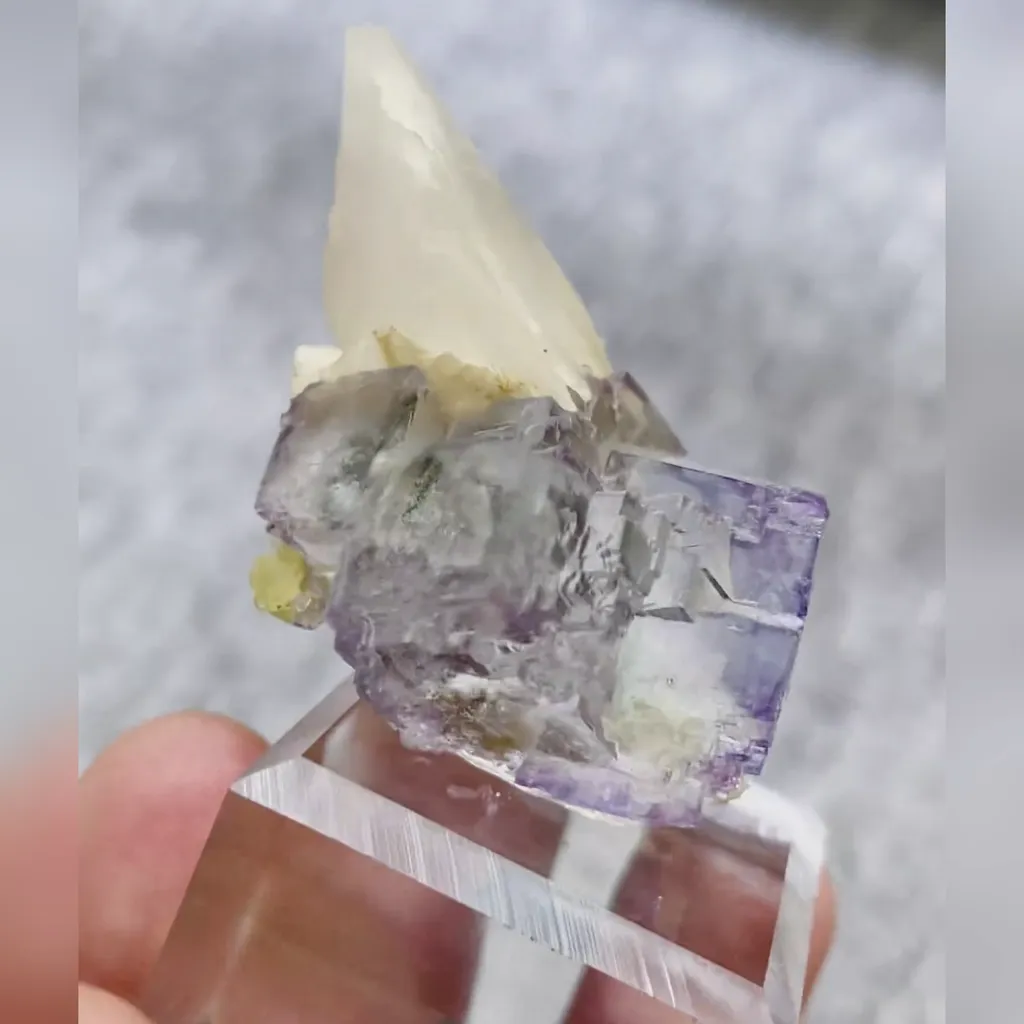 Natural Purple Transparent Fluorite and Calcite Symbiosis comes from Yaogangxian,Hunan 30*25*25MM - image 2