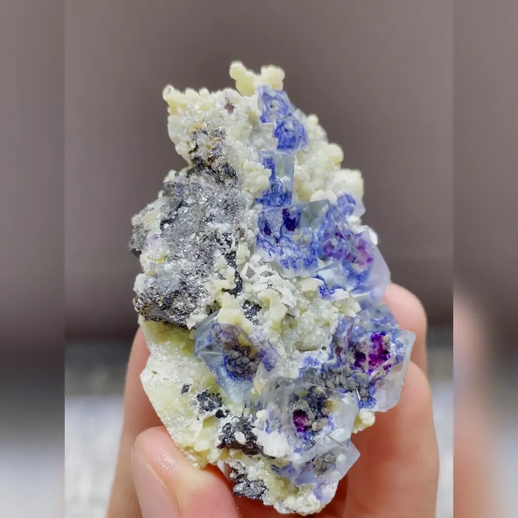 Natural Purple Transparent Fluorite and Mica Symbiosis comes from Yindu，Inner Mongolia 40*65*20MM - image 2