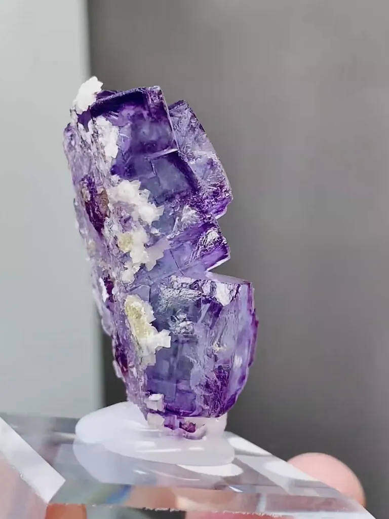 Natural Purple Transparent Phantom Fluorite and Quartz coexist comes from Yaogangxian,Hunan 25*35*20MM - image 4