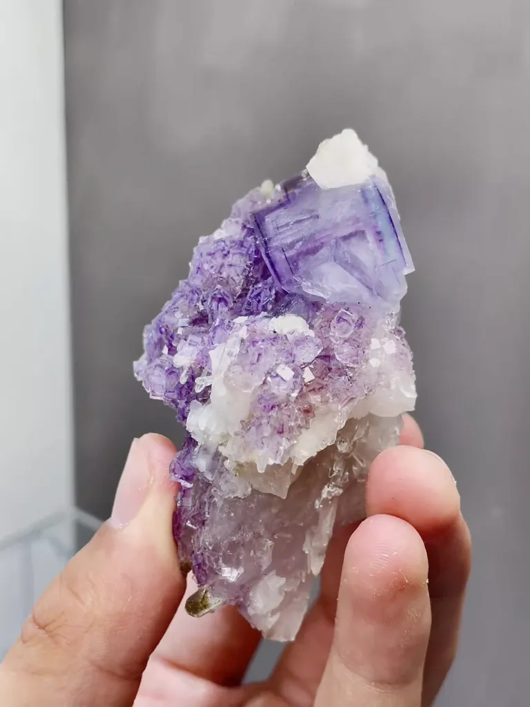 Natural Purple Window Fluorite and Quartz coexist comes from Yaogangxian,Hunan 40*30*80MM - image 3