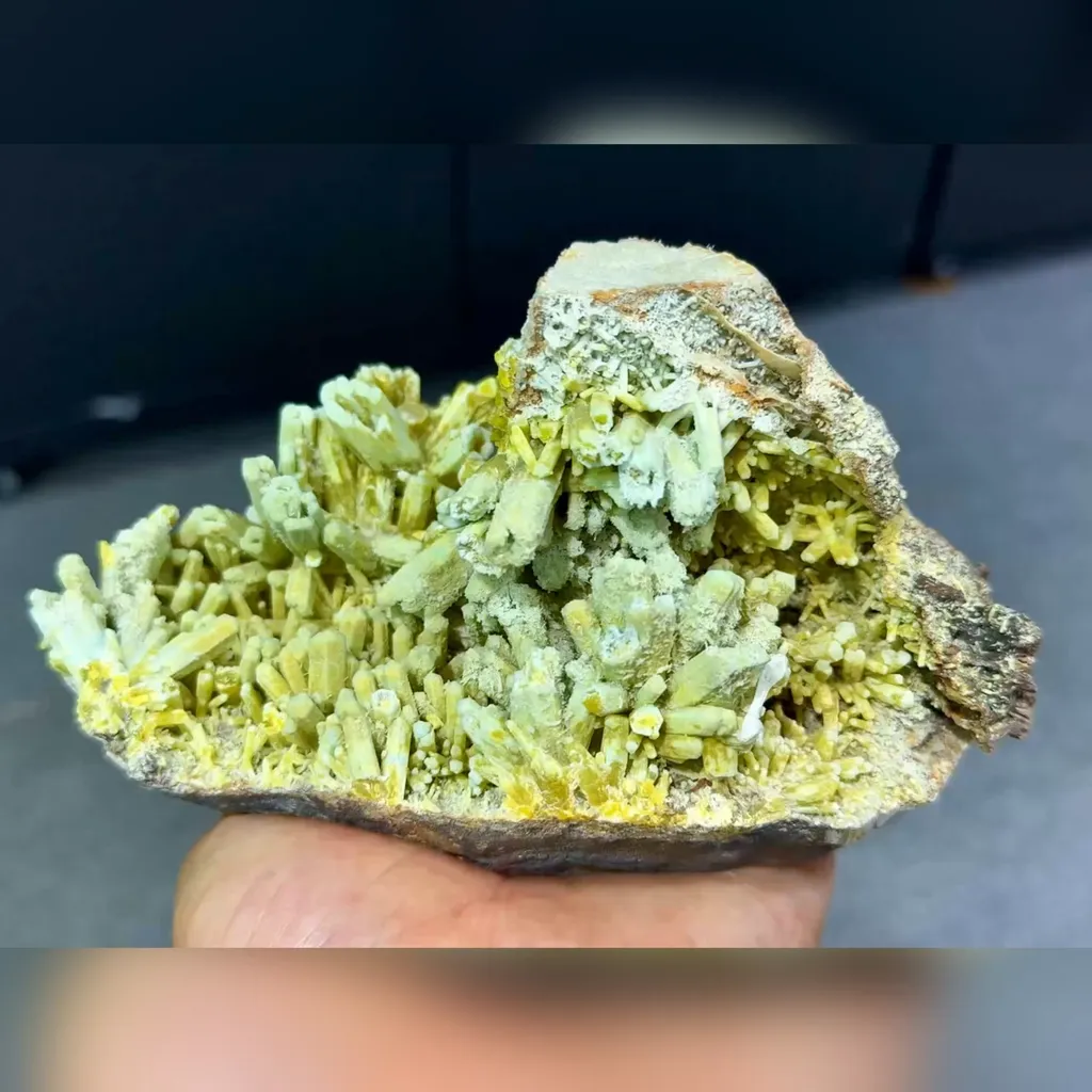 Natural Pyromorphite comes from Guilin, Guangxi 115*80*90MM image