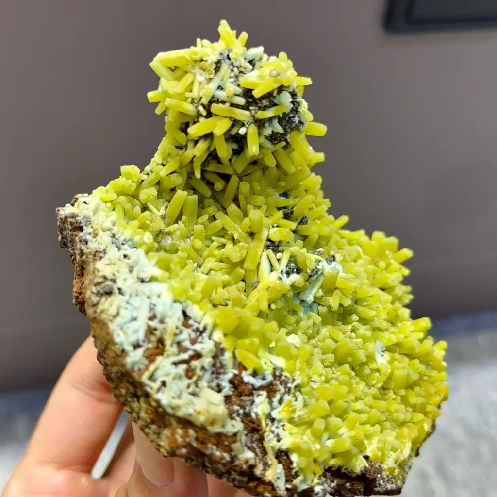 Natural Pyromorphite comes from Guilin,Guangxi 115*90*80MM - image 2
