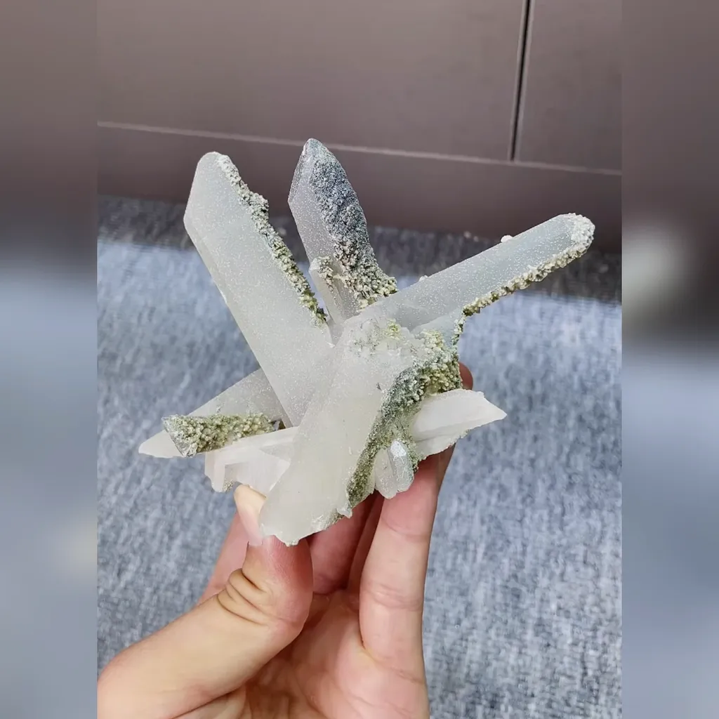 Natural Quartz Cluster and Calcite Symbiosis comes from Inner Mongolia，China 110*70*90MM image