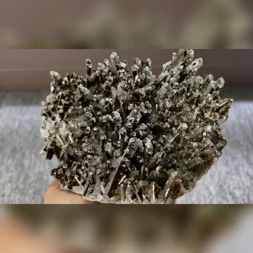 Natural Quartz Cluster and Goethite Symbiosis comes from Shizhuyuan,Chenzhou 135*95*50MM - image 2
