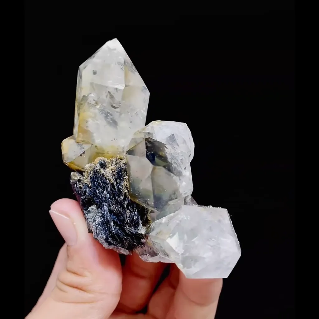 Natural Quartz Cluster and Specularite Symbiosis comes from Jinlong,Guangdong 75*60*30MM image