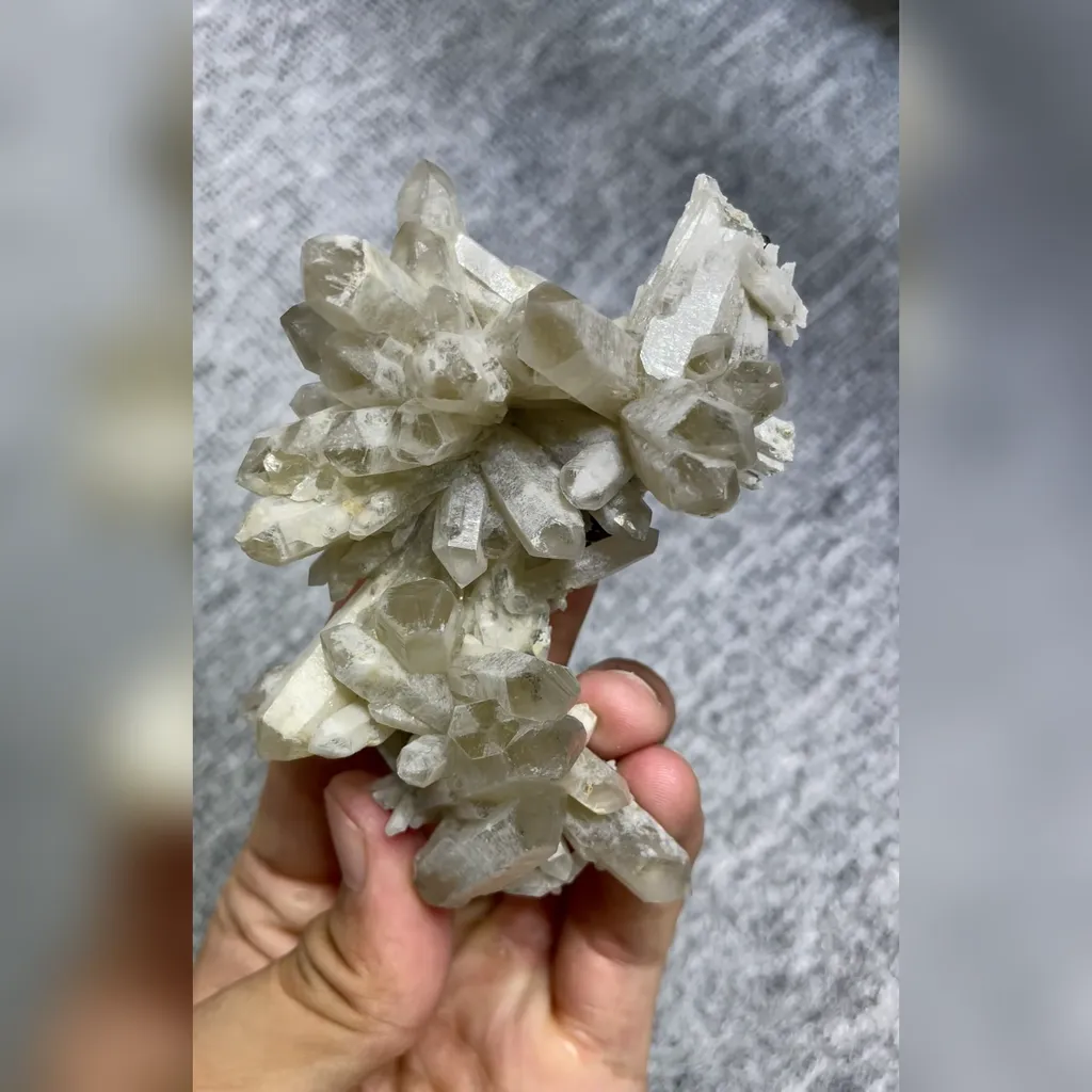 Natural Quartz Cluster comes from Inner Mongolia,China 60*100*40MM - image 3