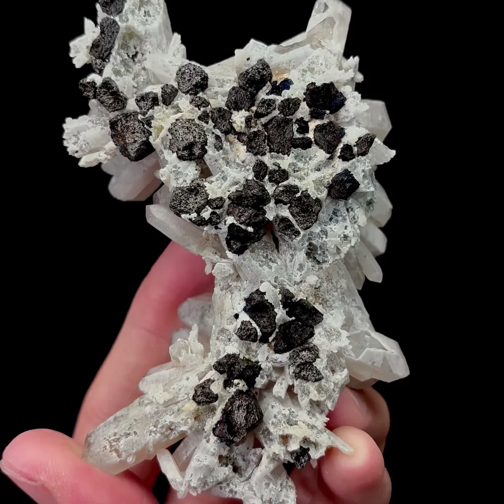 Natural Quartz Cluster comes from Inner Mongolia,China 60*100*40MM - image 4