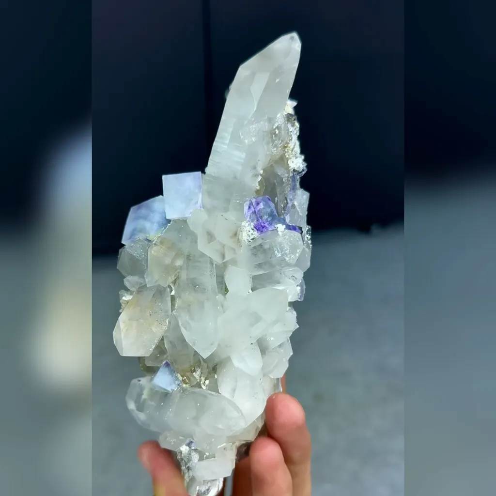 Natural Quartz Clusters and Fluorite Symbiosis comes from Yaogangxian,Hunan 80*60*160MM - image 3