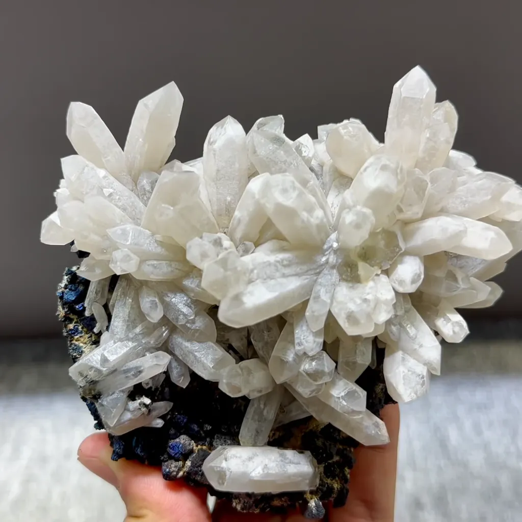 Natural Quartz Clusters comes from Inner Mongolia,China 110*110*45MM image
