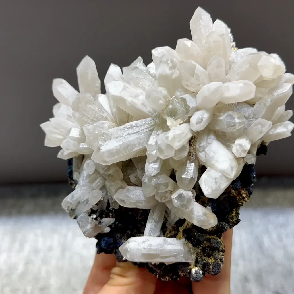Natural Quartz Clusters comes from Inner Mongolia,China 110*110*45MM - image 3