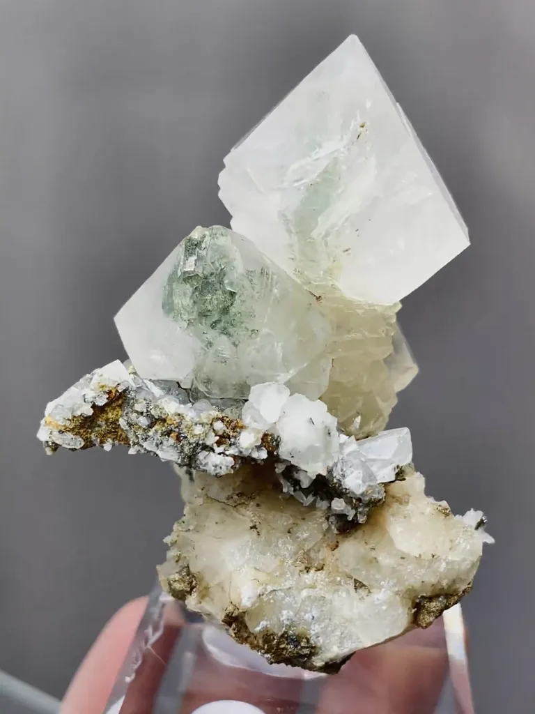 Natural Quartz comes from Inner Mongolia,China 45*60*30MM - image 5