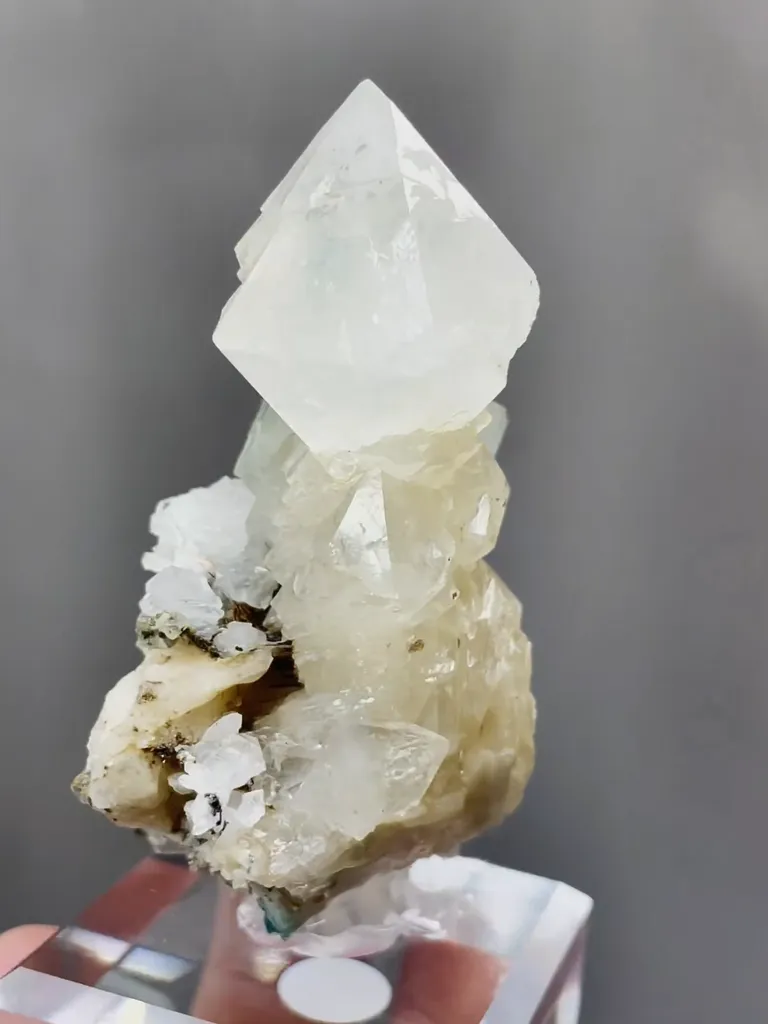 Natural Quartz comes from Inner Mongolia,China 45*60*30MM - image 2