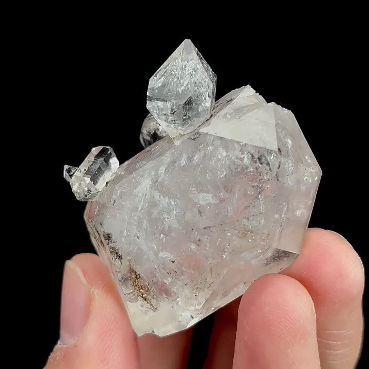 Natural Quartz, Mineral Specimen:Guizhou,China (35*20*40MM) - image 2